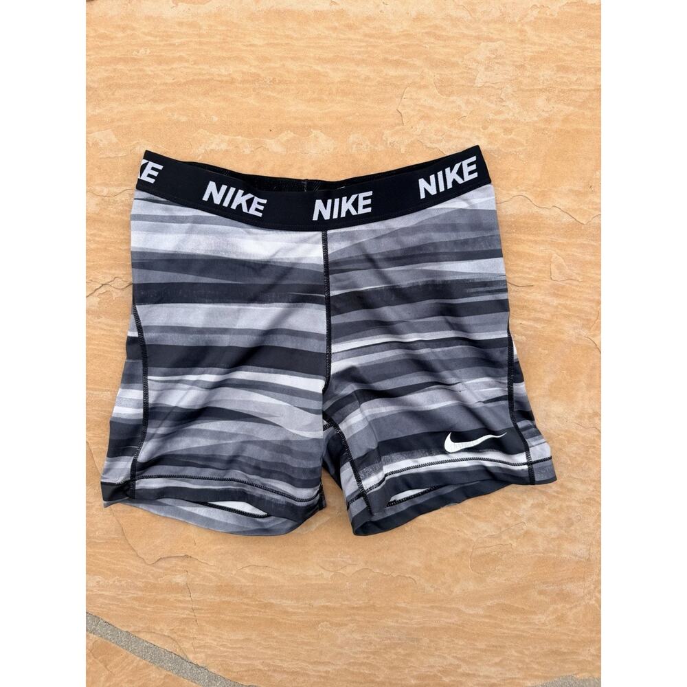 Nike Dri-FIT Women's Athletic Shorts Black Gray Striped 830687-065 L